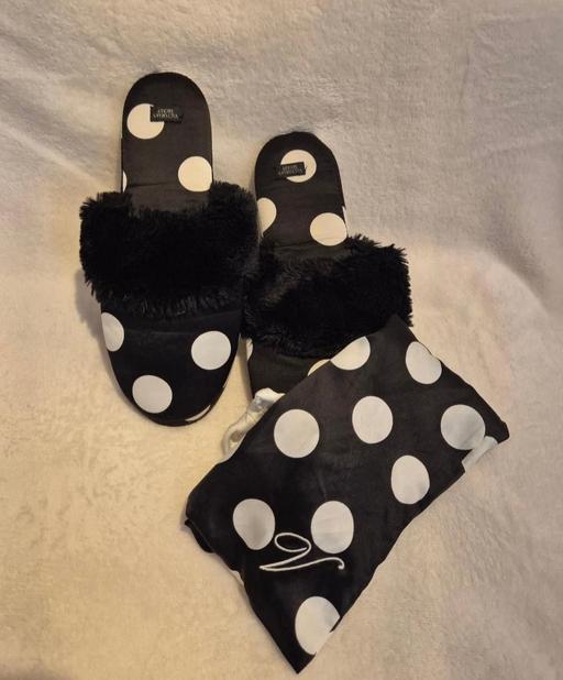 Buy & Sell The Hale North West London - Photos for Victoria Secret slippers size L