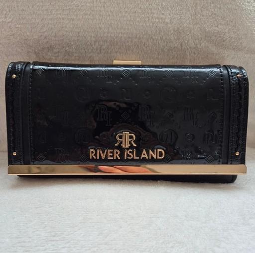 Buy & Sell The Hale North West London - Photos for River island purse