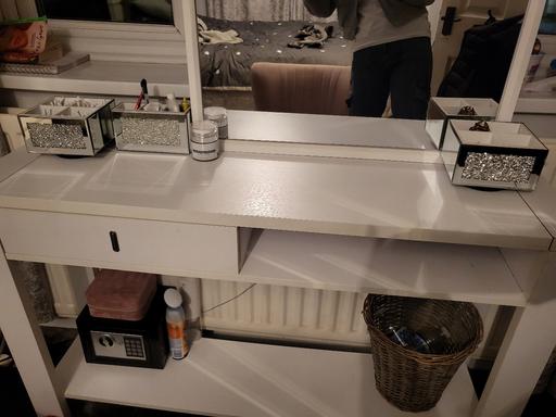 Buy & Sell Stoke Heath Bromsgrove - Photos for white dressing table