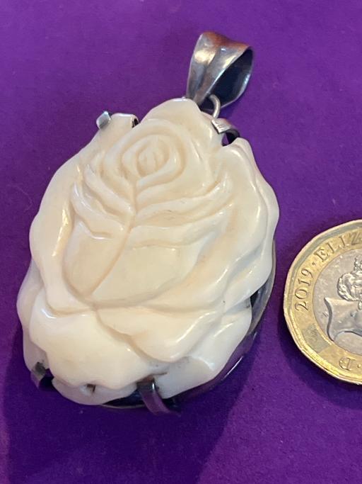Buy & Sell Rottingdean Brighton - Photos for Beautiful Carved Rose Vintage Silver Pendant
