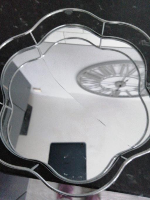 Buy & Sell Wednesfield Wolverhampton - Photos for Mirror tray Crack in it Free!!