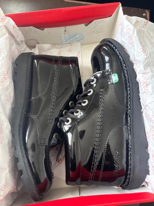 Buy & Sell Elephant and Castle South East London - Photos for Kickers HI Y CORE SIZE 38