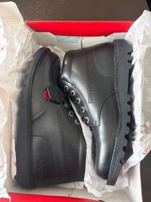 Buy & Sell Walworth South East London - Photos for KICKERS HI W CORE