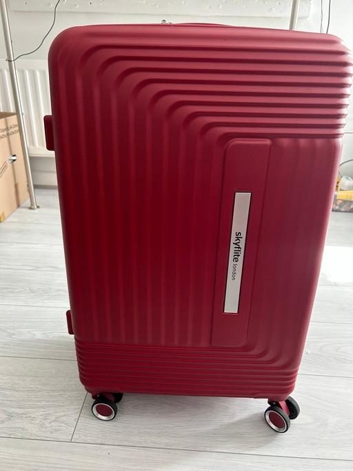 Buy & Sell Streatham South West London - Photos for Skyflite Suitcase- Red
