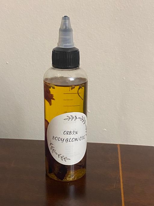 Buy & Sell Wennington Havering - Photos for Glow body oil