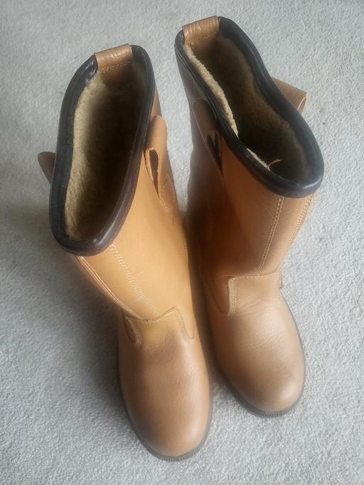 Buy & Sell Southam Stratford-on-Avon - Photos for Sterling Safety Boots Size 5