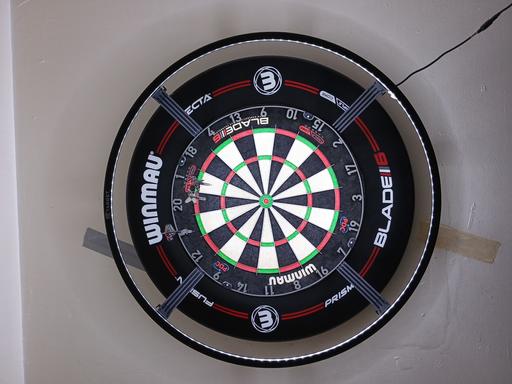Buy & Sell Castleford Wakefield - Photos for Winmau Blade 6 Triple Core + Target Corona
