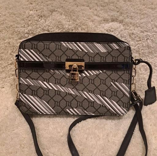 Buy & Sell Edgware Barnet - Photos for River island handbag