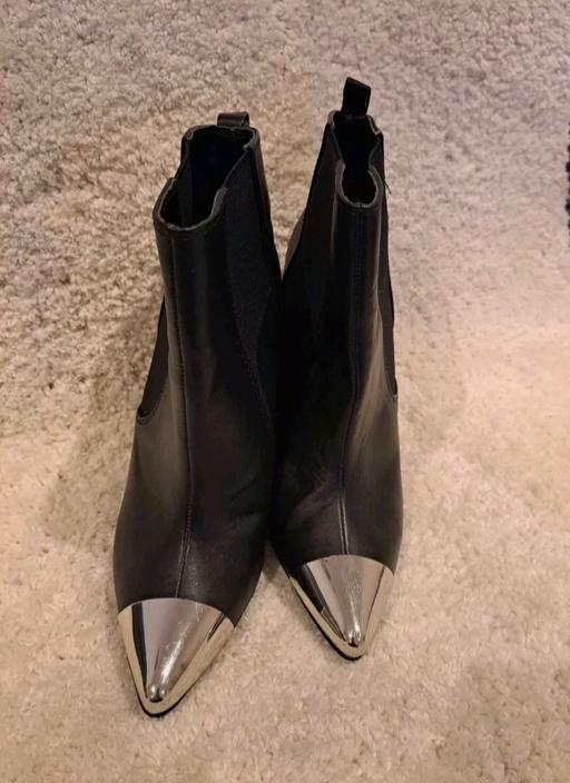Buy & Sell The Hale North West London - Photos for ladies Ankle Boots Size 6