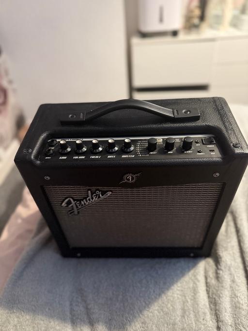 Buy & Sell Tividale Sandwell - Photos for Fender mustang 1 (v.2) Guitar Amplifier