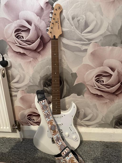 Buy & Sell Tividale Sandwell - Photos for Yamaha Pacifica 012 white, Electric Guitar