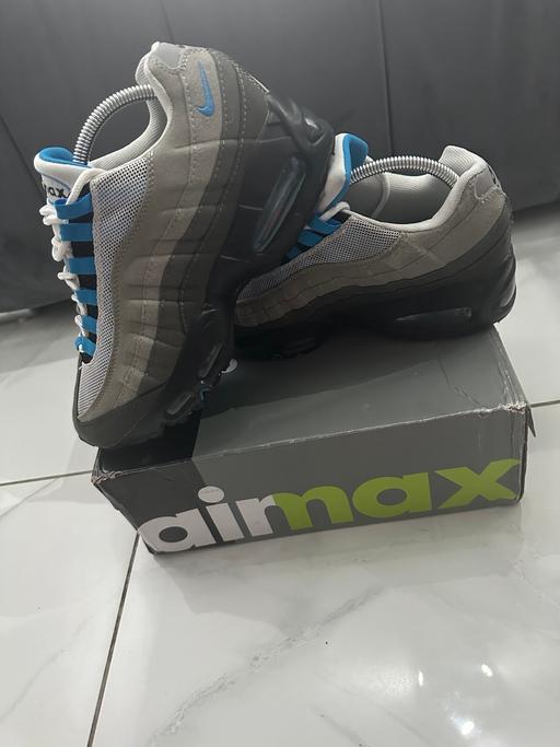 Buy & Sell Walton Liverpool - Photos for Nike AIRMAX 95