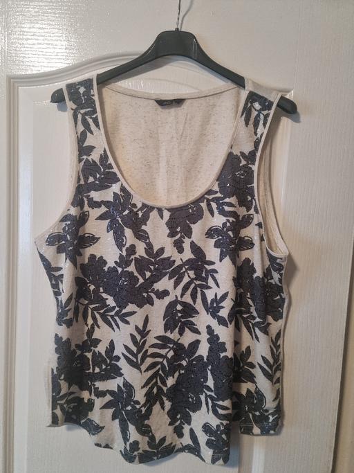 Buy & Sell Ocker Hill Sandwell - Photos for pretty sleeveless top from M&Co size 20
