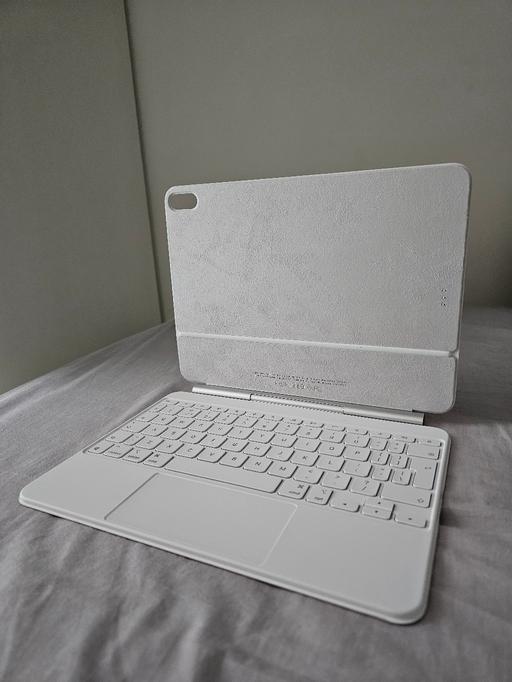 Buy & Sell Surrey Quays South East London - Photos for iPad Air M3 11