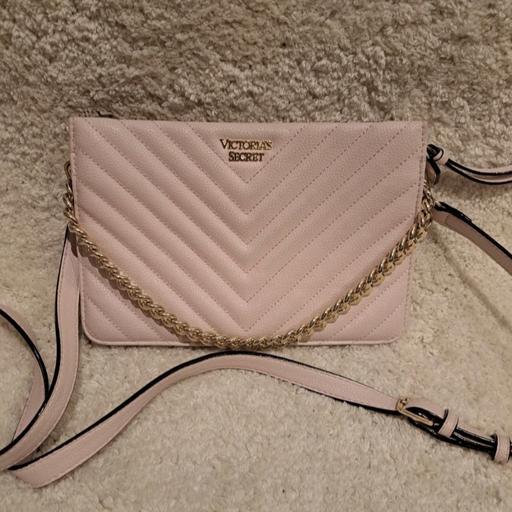 Buy & Sell The Hale North West London - Photos for Victoria Secret handbag