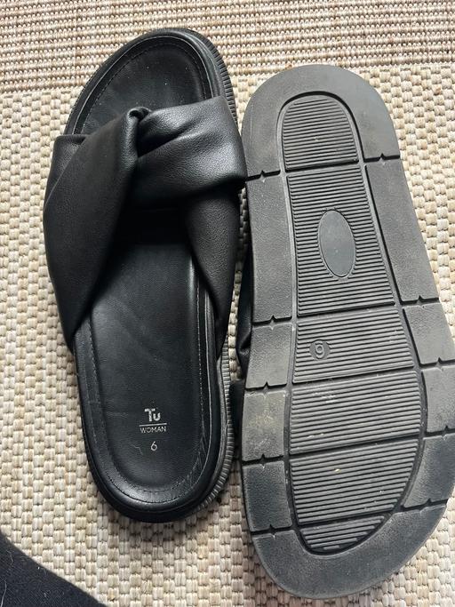 Buy & Sell Wednesfield Wolverhampton - Photos for Size 6 slipper sliders £2