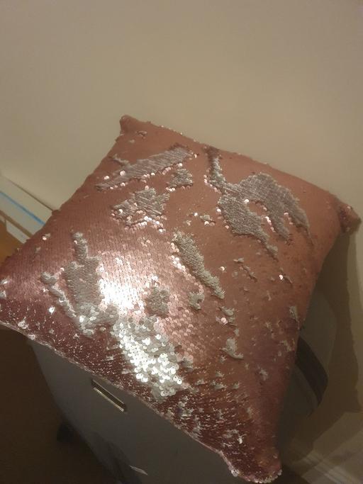 Buy & Sell Bradmore Wolverhampton - Photos for CUSHION Reverse Sequins