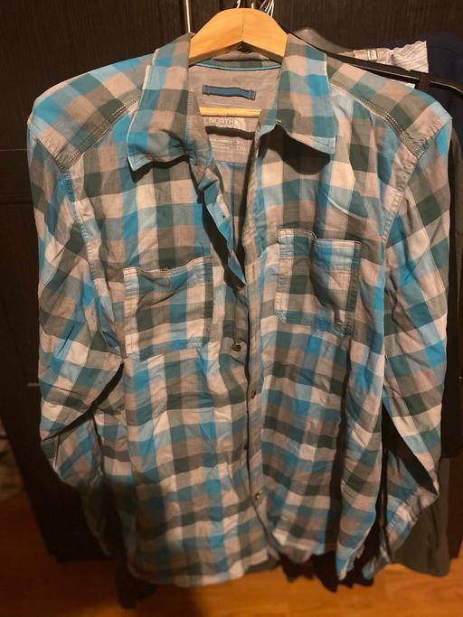Buy & Sell Longley Sheffield - Photos for Man’s North Face Shirt - Size 2XL