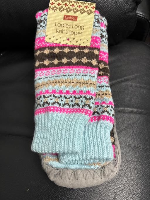 Buy & Sell Woodsetton Dudley - Photos for Ladies TOOTSIES long knit slippers