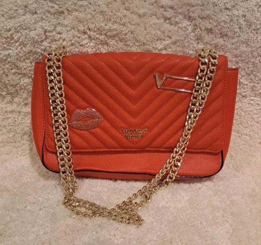 Buy & Sell The Hale North West London - Photos for Victoria's Secret handbag