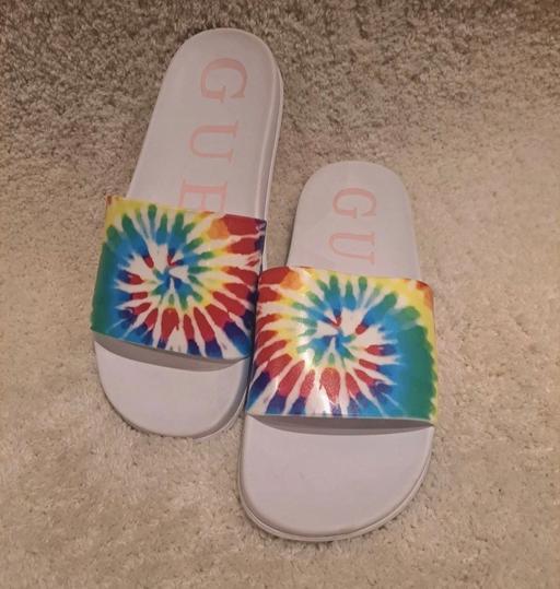 Buy & Sell The Hale North West London - Photos for Guess Sliders Size 5