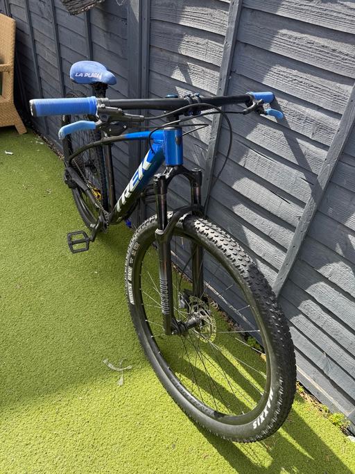 Buy & Sell Swanscombe Dartford - Photos for Trek marling 8