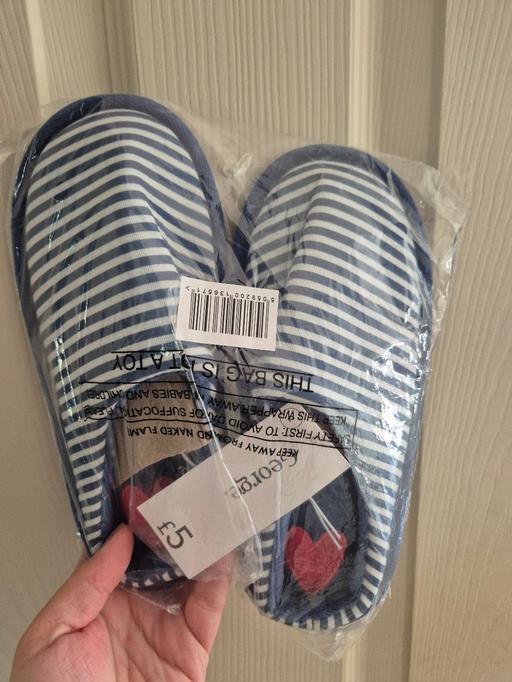 Buy & Sell Crumpsall Manchester - Photos for new Girls Stripe Slippers