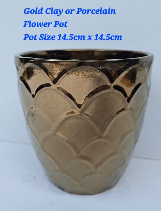 Buy & Sell Heath Hayes Cannock Chase - Photos for Gold Coloured Clay or Porcelain Flower Pot