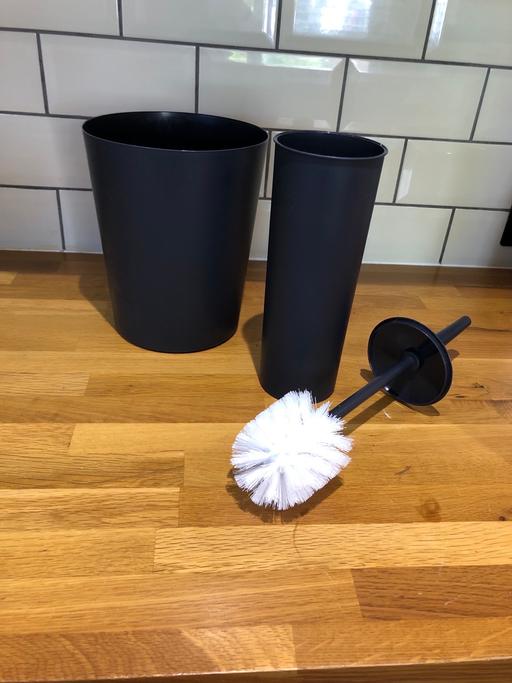 Buy & Sell Turnford Broxbourne - Photos for TOILET BRUSH & BIN