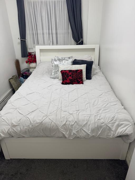 Buy & Sell Nunhead South East London - Photos for White gloss ottoman double bed w/LED