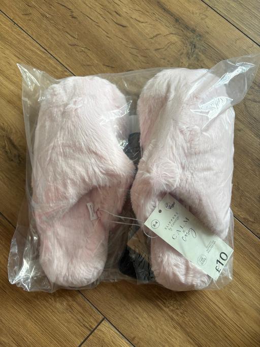 Buy & Sell Great Bridge Sandwell - Photos for Slippers size 3-4
