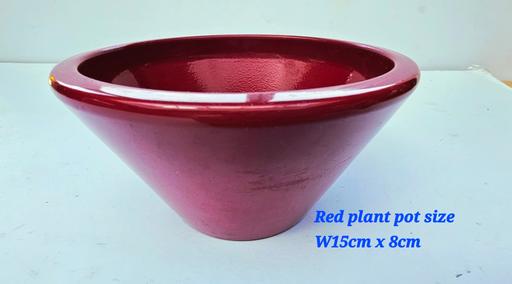 Buy & Sell Heath Hayes Cannock Chase - Photos for Red Round Like V shaped Flower plant pot