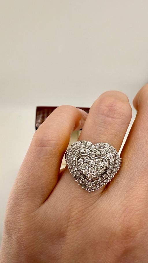 Buy & Sell Harrow on the Hill North West London - Photos for Heavy 9ct White Gold 1ct Natural Diamond Ring