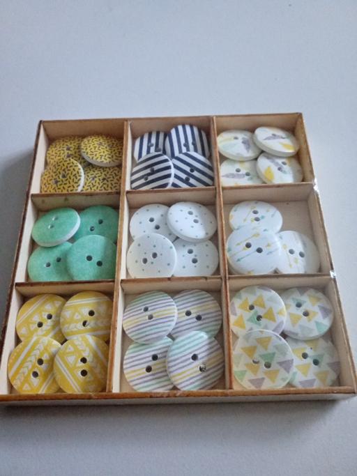 Classes Horncastle East Lindsey - Photos for new box of 36 wooden craft buttons
