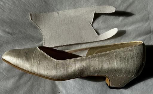 Buy & Sell Deans West Lothian - Photos for Ivory Silk Dupion Low Heeled Court Shoes