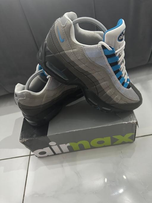 Buy & Sell Walton Liverpool - Photos for Nike AIRMAX 95