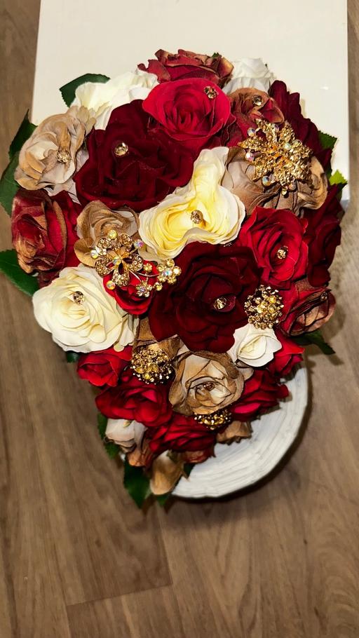 Buy & Sell - Photos for Brides Teardrop Bouquet