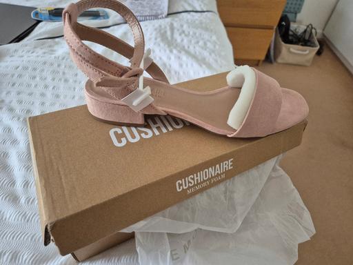 Buy & Sell Aylesbury Buckinghamshire - Photos for Womens wide foot low block heeled sandals