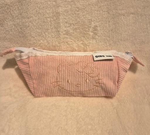 Buy & Sell Edgware Barnet - Photos for Hello kitty makeup bag