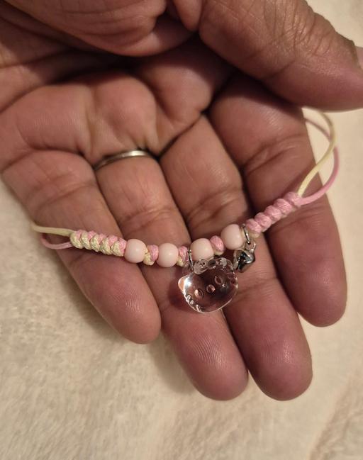 Buy & Sell The Hale North West London - Photos for Hello kitty bracelet