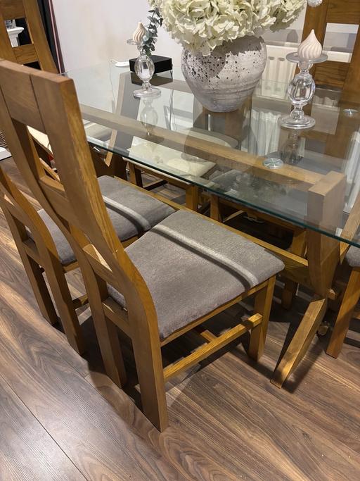 Buy & Sell Horn Park South East London - Photos for Light-Oak Table with Glass top and Chairs