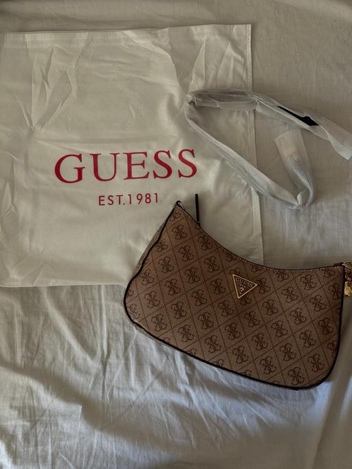 Buy & Sell Mitcham Merton - Photos for Guess Small Handbag