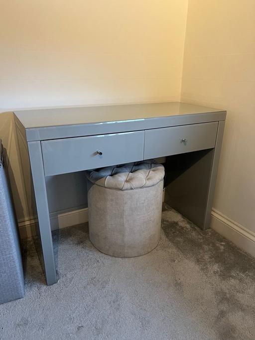Buy & Sell Arkley Barnet - Photos for Glass Top Dressing Table. Excellent Condition
