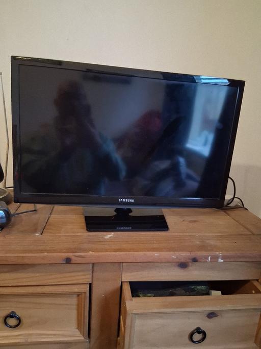 Buy & Sell Ovenden Calderdale - Photos for Samsung 24 Inch Smart HD Ready HDR LED TV