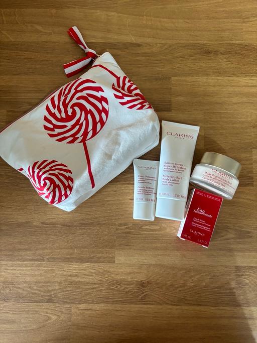 Buy & Sell Erdington Birmingham - Photos for Clarins beauty bag & item bundle gift set