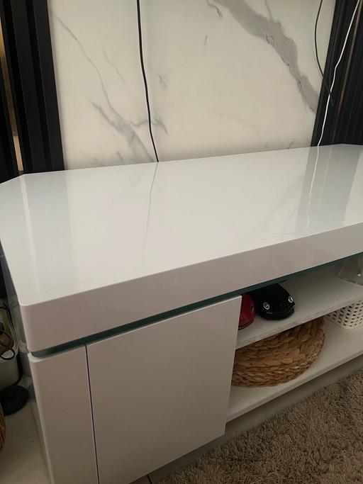 Buy & Sell All Saints East London - Photos for Tv stand