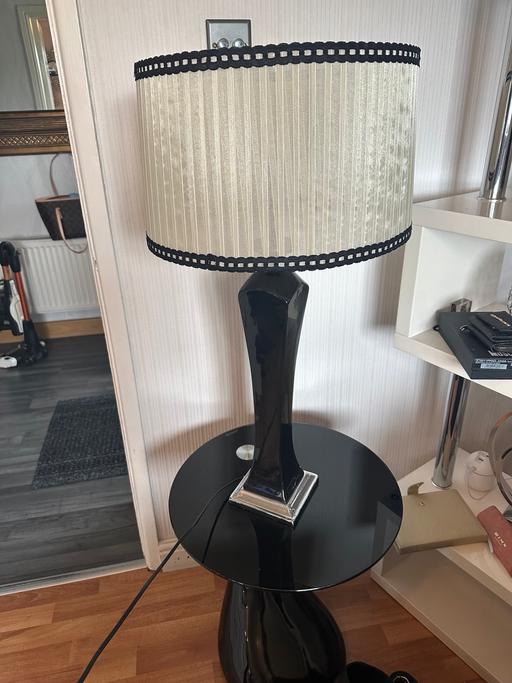 Buy & Sell Healey Rochdale - Photos for Large black cream table lamp