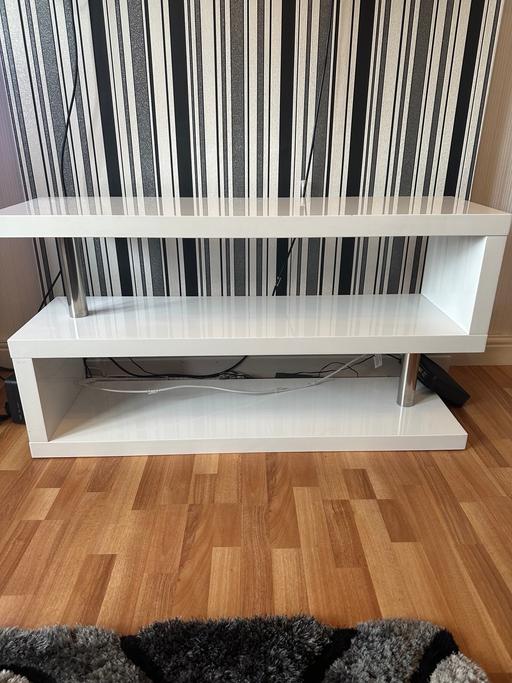 Buy & Sell Healey Rochdale - Photos for White gloss tv unit