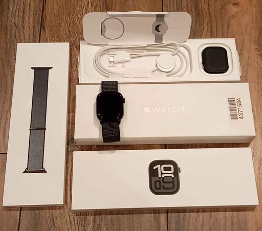 Buy & Sell Woodcross Wolverhampton - Photos for Apple Watch Series 10 Jet Black GPS 42mm