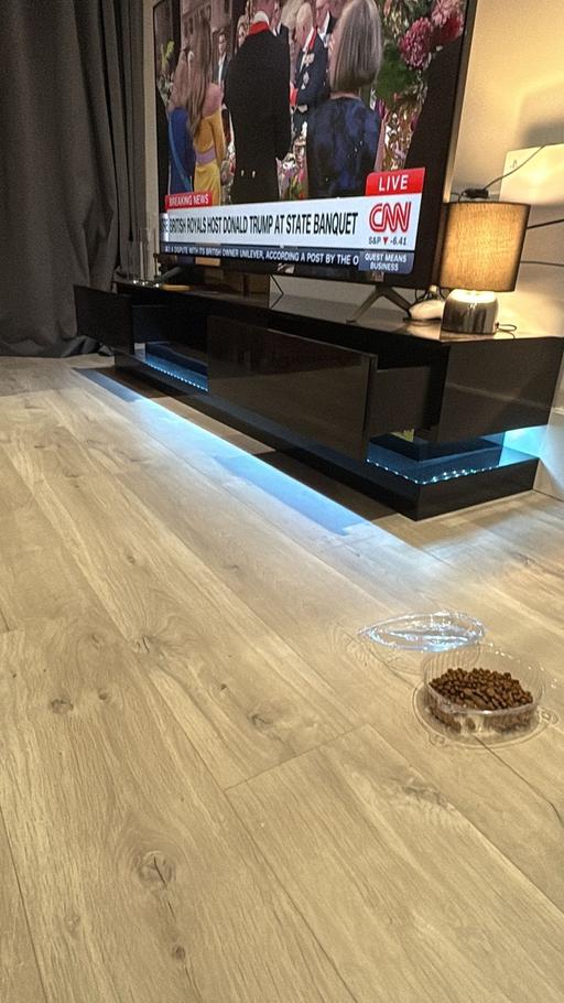 Buy & Sell East Finchley North London - Photos for Tv stand